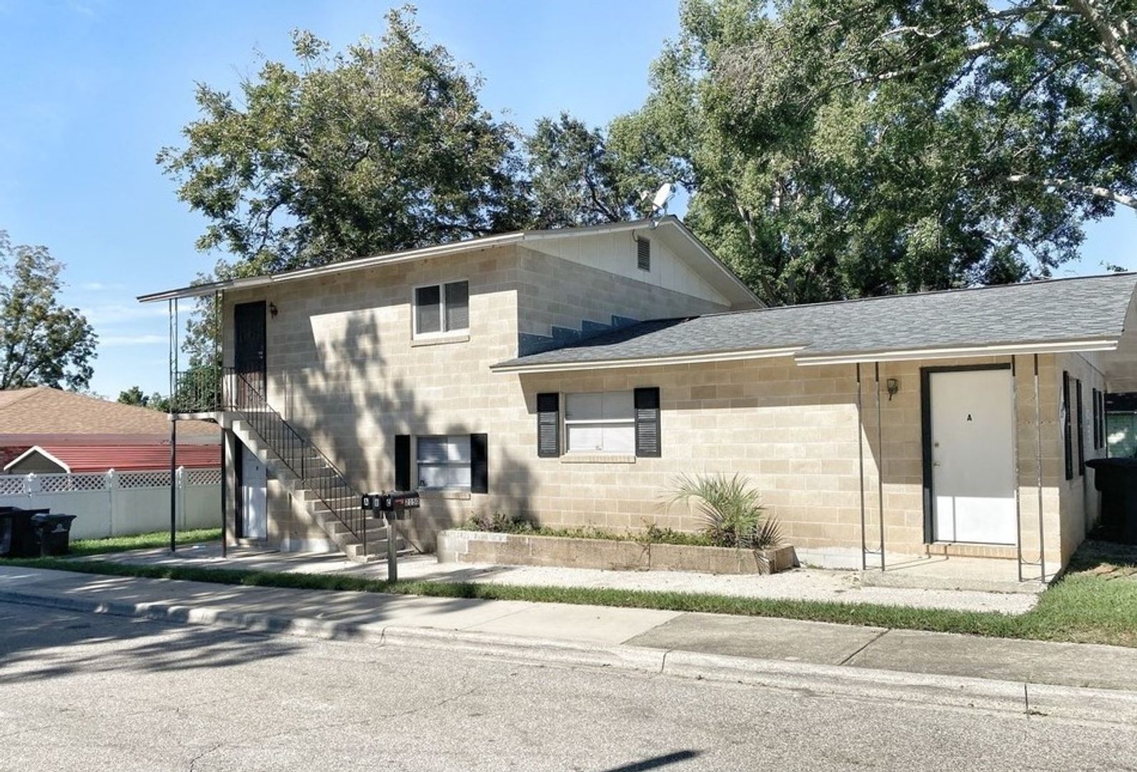 Tallahassee Apartment: 2150 Saxon