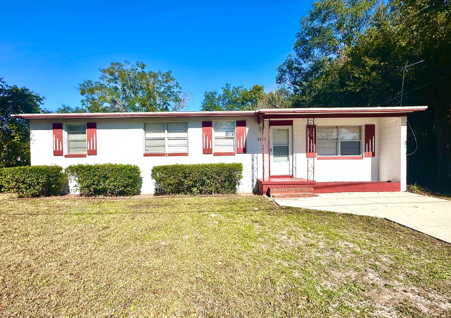 Jacksonville House: 8243 Hewitt Street
