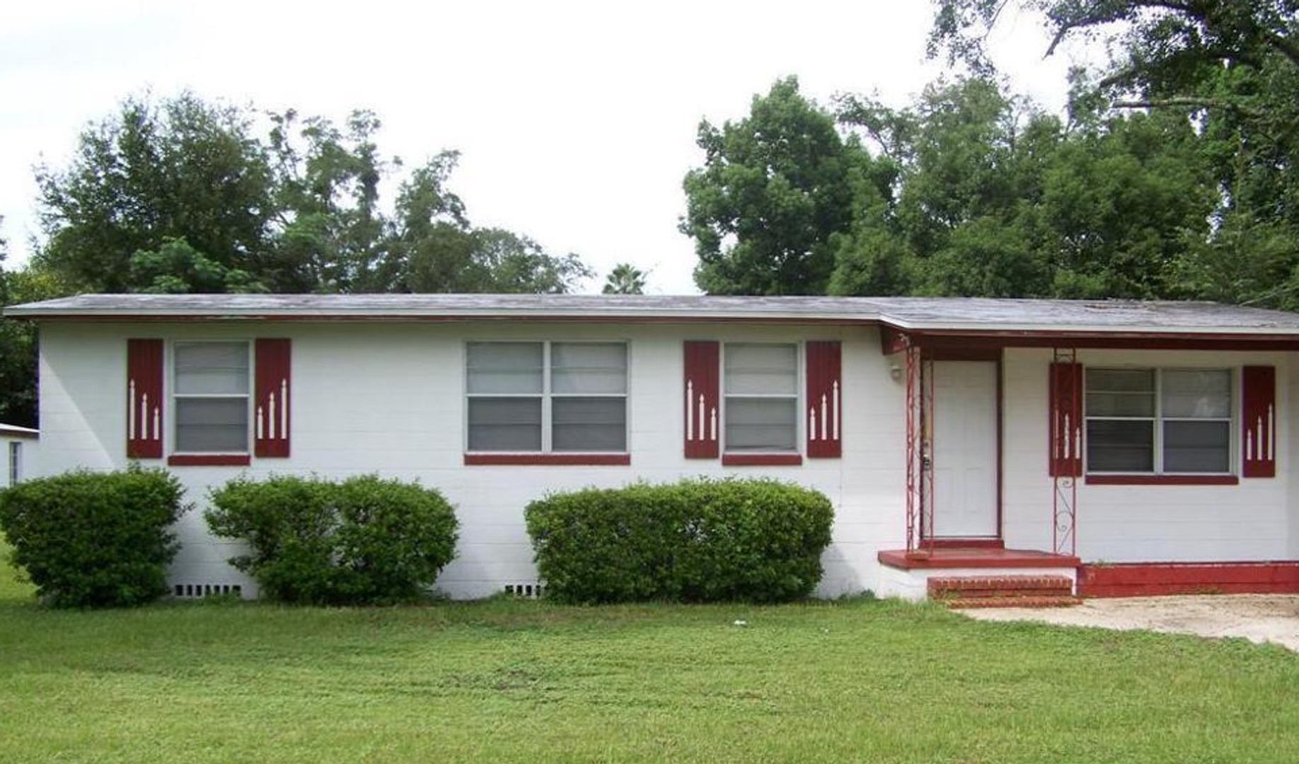 Jacksonville House: 8243 Hewitt Street