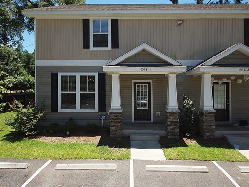 Hamptons on High – 4 Bedroom / 4 Bathroom Student Townhome Near FSU & TSC!