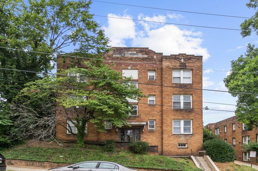 Stratford - 1 Bedroom / 1 Bathroom with Washer/Dryer – photo 1