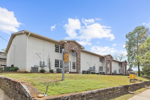 Clairview - 2 Bedroom/ 2 Bathroom Apartment, Ground Level – photo 1