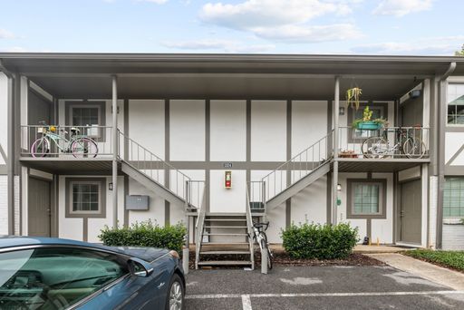 Flats on 15th - 2 Bedroom / 1 Bathroom, Ground Floor – photo 1