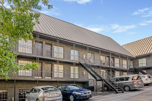 Clairmont Hill - 1 Bedroom / 1 Bathroom – photo 1
