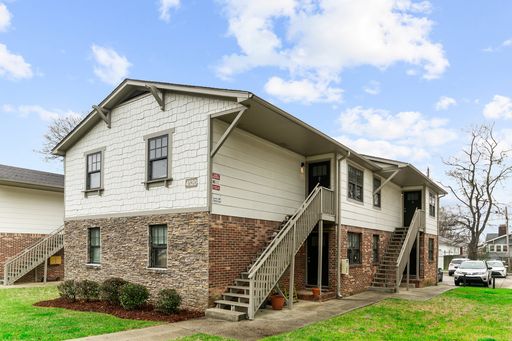 Spring Street Flats - Updated 2 Bedroom / 1 Bathroom Apartments – photo 1