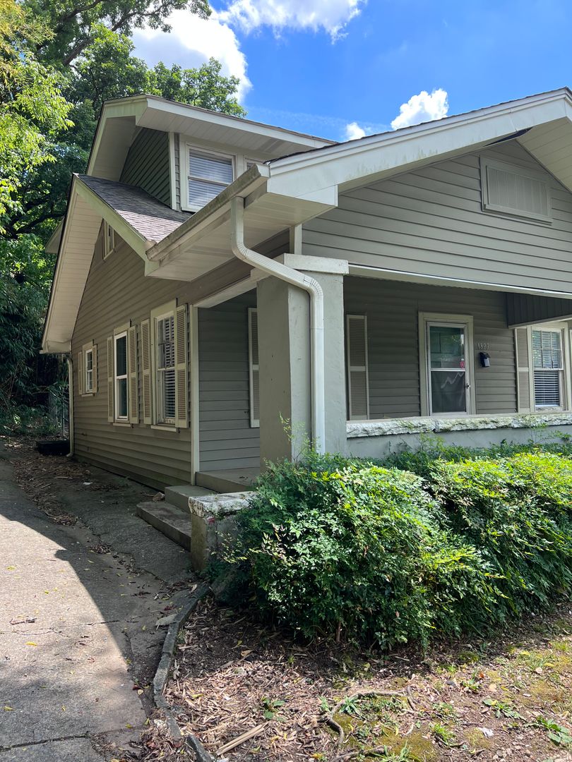 Birmingham Apartment: 1329 16th Avenue South