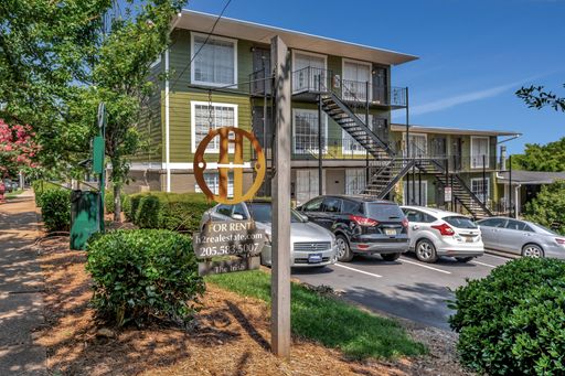 The Irish - 1 Bedroom / 1 Bathroom, Top Floor – photo 1
