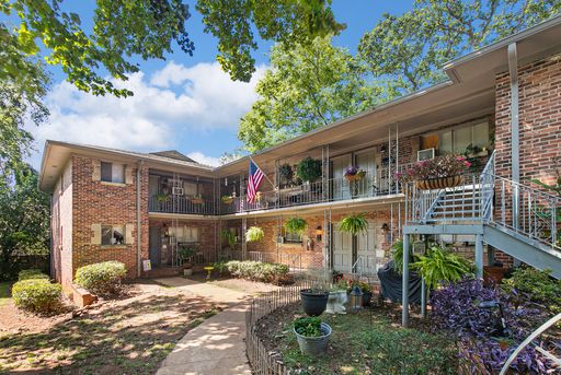 Saint Charles - 2 Bedroom / 1 Bathroom – photo 1