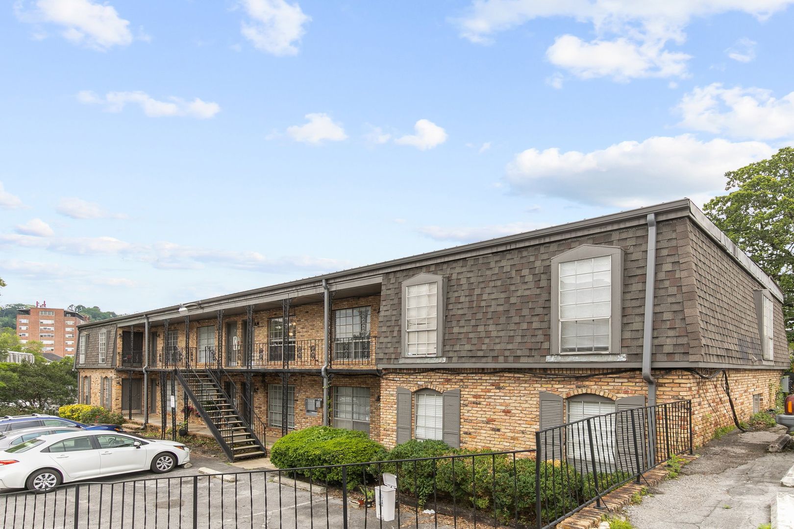 Birmingham Apartment: 2964 Rhodes Circle South