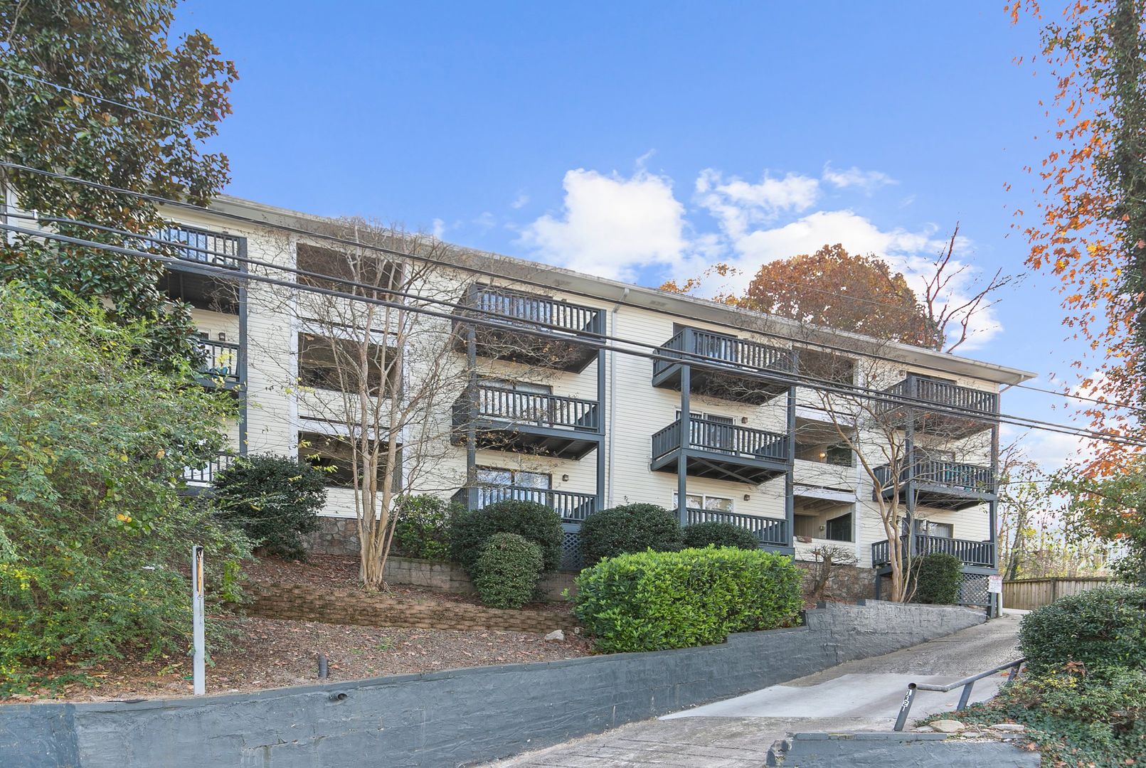 Birmingham Apartment: 1321 18th Ave S