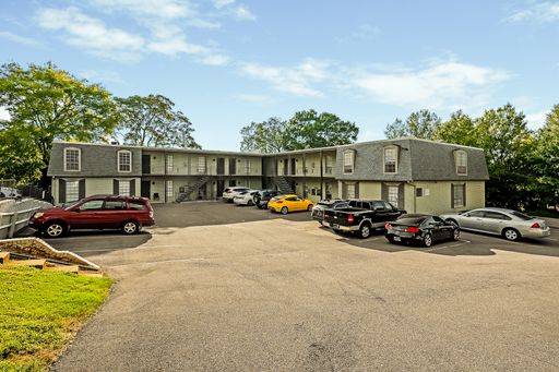 Redmont Square - 1 Bedroom / 1 Bathroom – photo 1