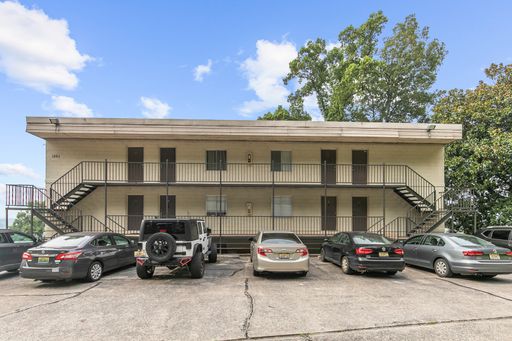 Terrace View - 1 Bedroom / 1 Bathroom Apartment, Ground Level – photo 1