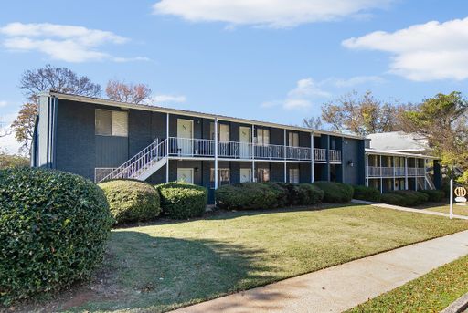 Glen Iris Arms - 2 Bedroom / 1 Bathroom Apartment, Top Level – photo 1