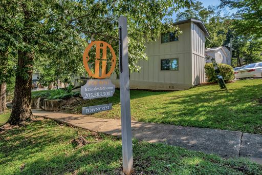 Towncrest - 1 Bedroom / 1 Bathroom, Ground Level – photo 1