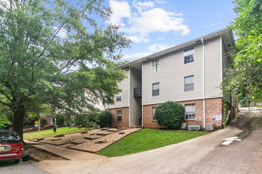Redwood Manor - 2 Bedroom / 1 Bathoom – photo 1