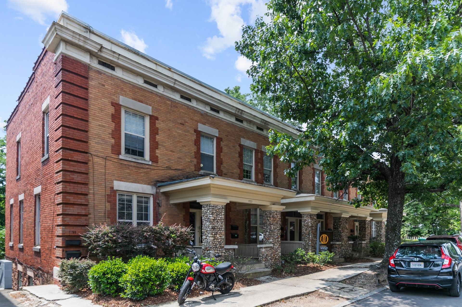 Birmingham Apartment: 1745-1747-1749-1751-1753-1755 13th Ave S