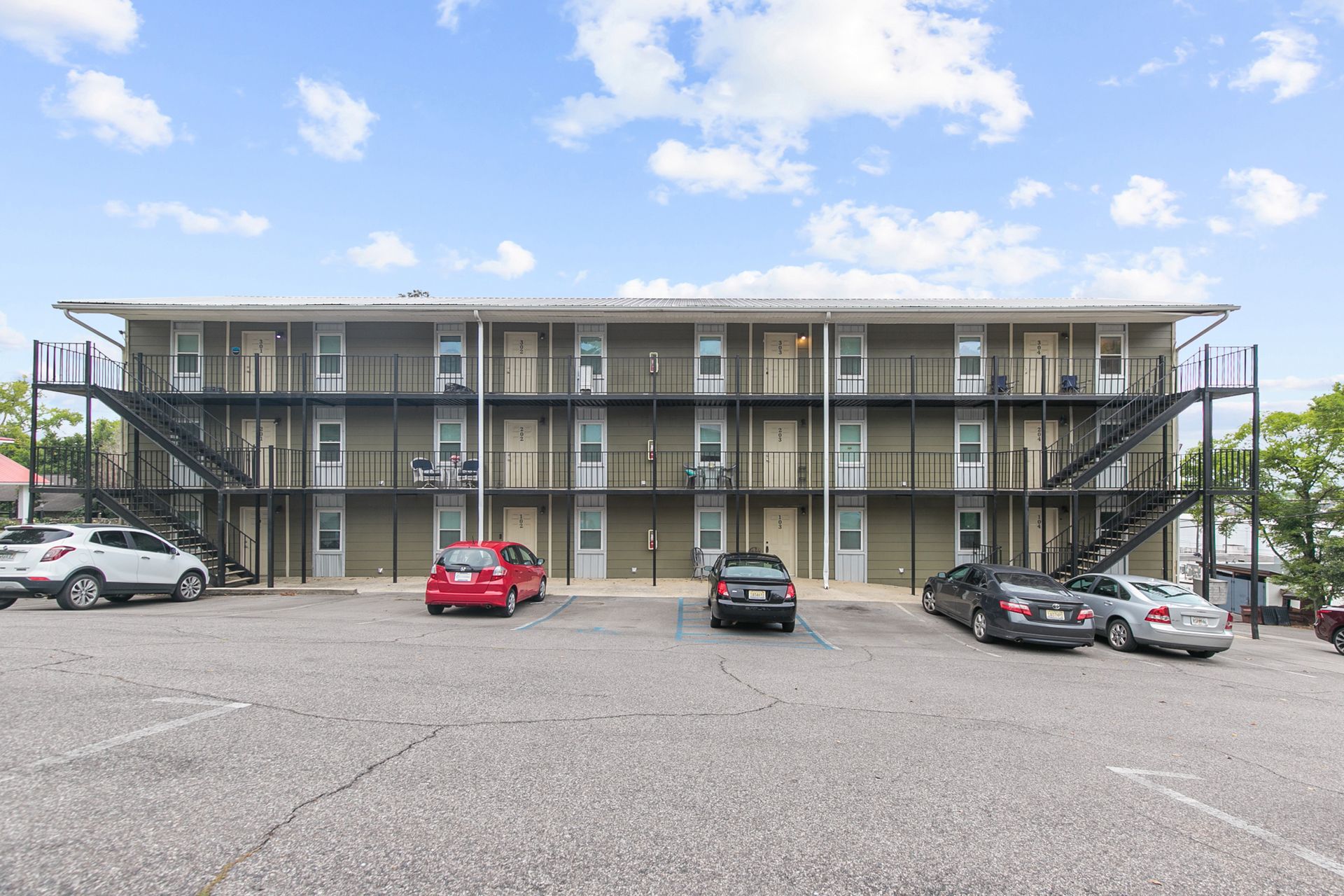 Birmingham Apartment: 3732 4th Ave S