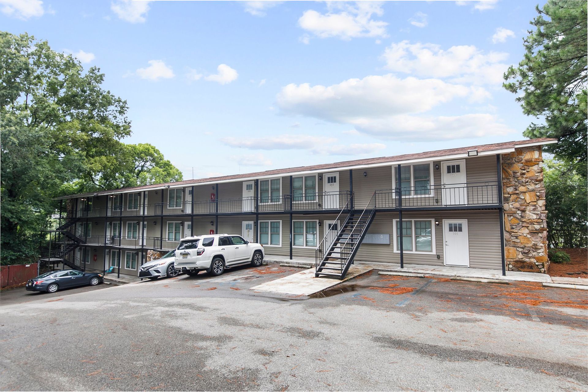 Birmingham Apartment: 1633 13th Ave S