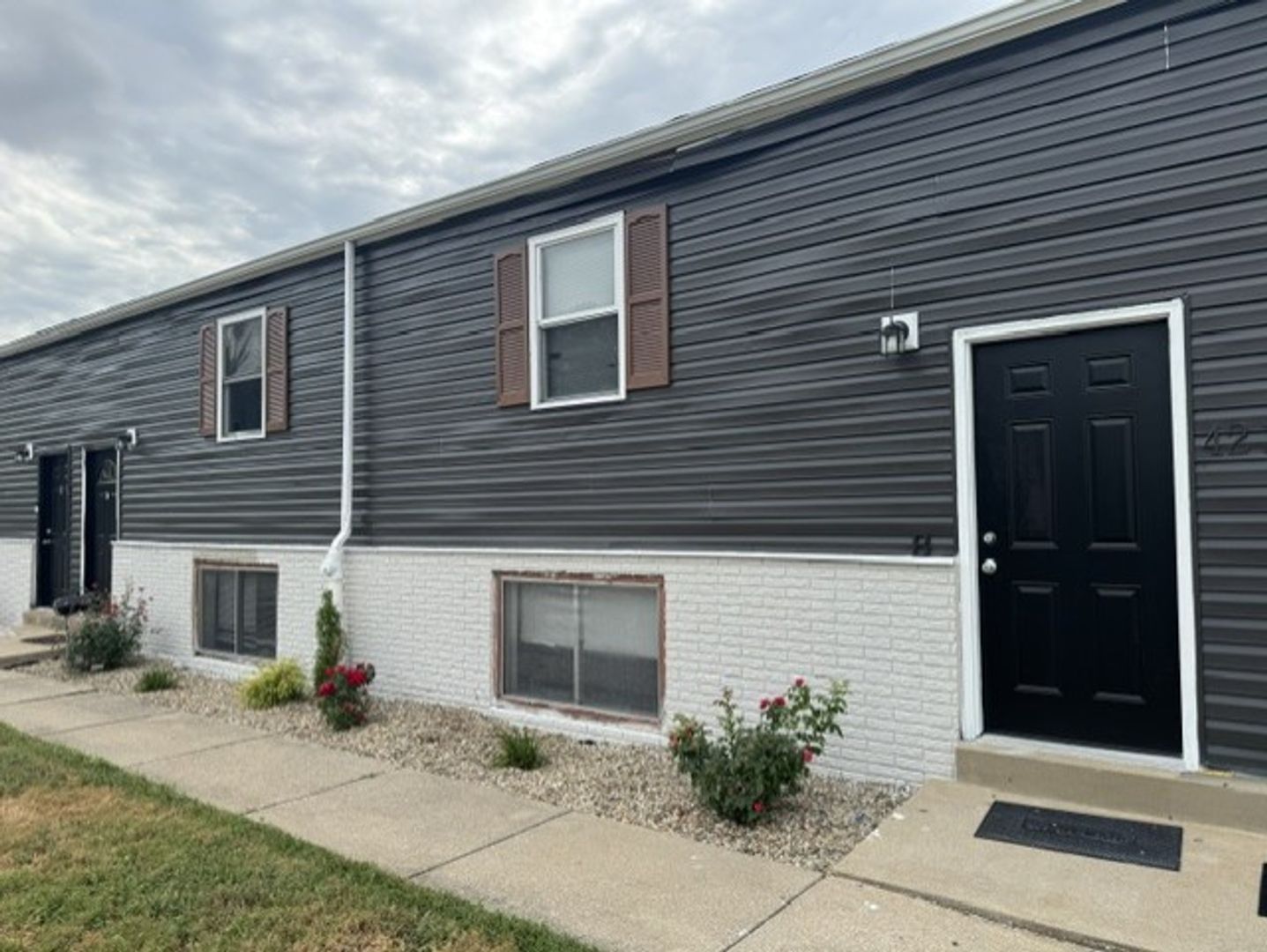 Fairview Heights Apartment: 421 Joseph Drive