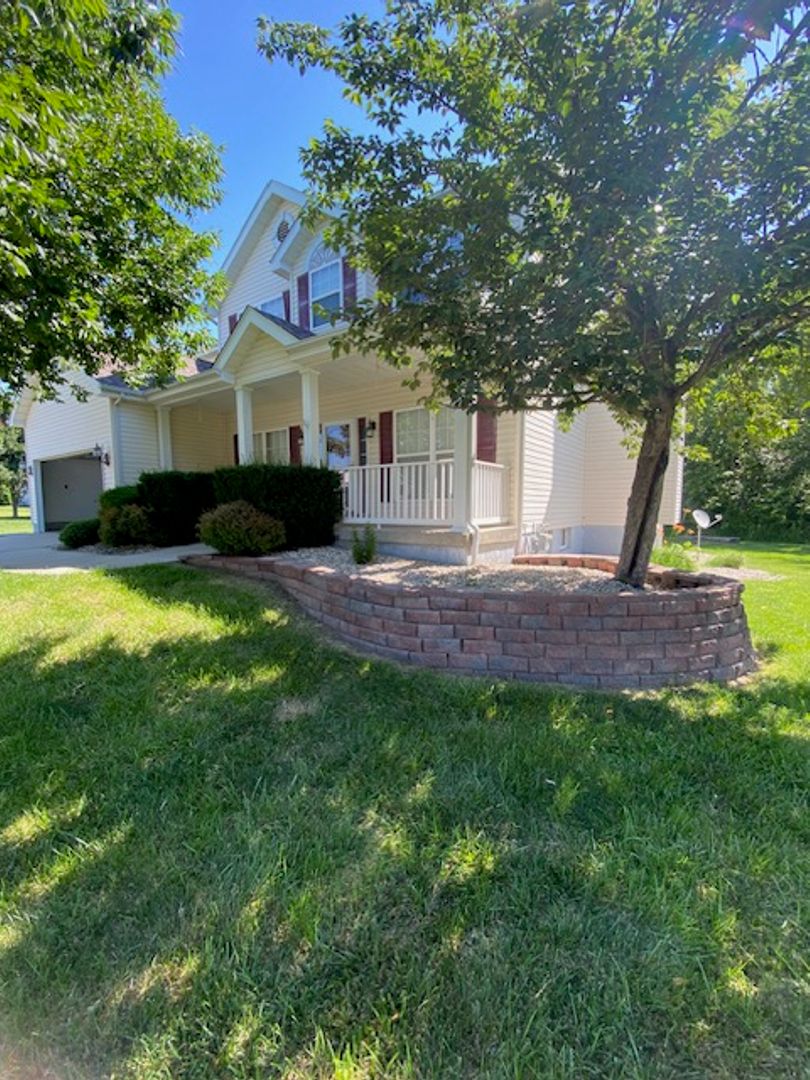 Belleville House: 2209 Tigers Way