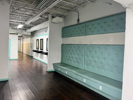 Turnkey Salon Suites in Upper Westside – photo 1