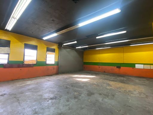 Turnkey Flex Space - Warehouse / Automotive Bay – photo 1