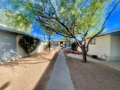 Renovated, spacious 2bed/1bath design near the University of Arizona! – photo 1