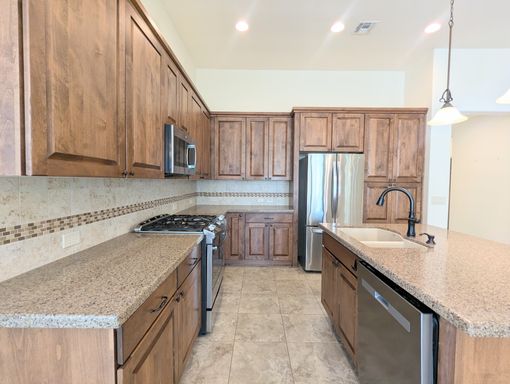 Rare opportunity to rent a pristine, 3bed/3bath home at the SaddleBrooke Ranch, Oracle area!