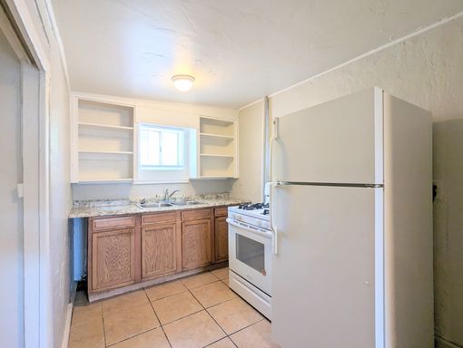 Pleasant 2bd/1bath duplex near Armory Park, south of Downtown Tucson! – photo 1