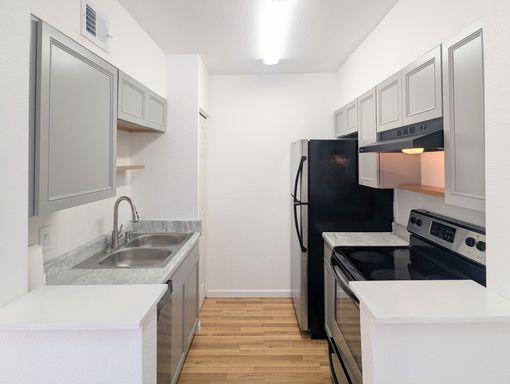 Rare opportunity to rent at Copper Star Condos, 1bed/1bath + community pool & fitness center! – photo 1