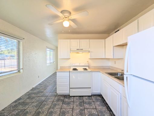 Pleasant 1Bed/1Bath apartment at the Garden District, central Tucson! – photo 1