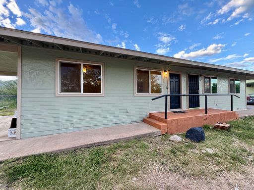2 bedroom/1bathroom home, duplex with a carport & evaporative cooling in Bisbee!