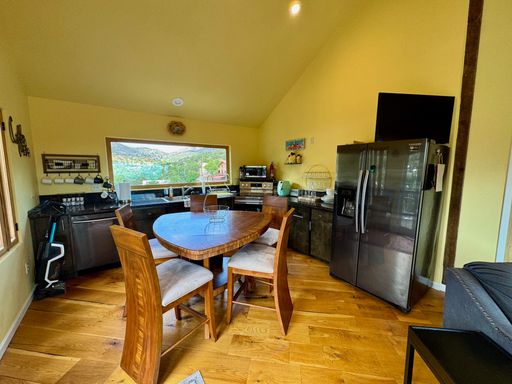 Beautifully furnished 2bed/2bath abode + mountain views and office/den, Old Bisbee!