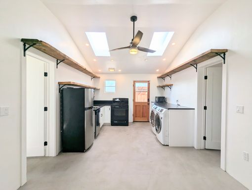 Remodeled 2Bed/2Bath Home, at the Blenman-Elm Historic District! – photo 1