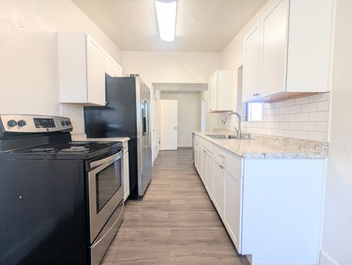 Recently renovated, brick, 1bed/1bath home + office/den on Glenn/1st Ave! – photo 1
