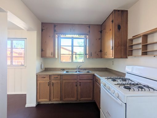Spacious 3Bed/1Bath near Hedrick Acres, west of Mtn Ave Bike Path! – photo 1