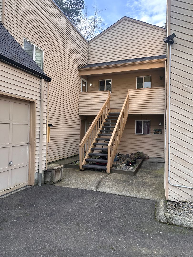 Beaverton Apartment: 6306 - 6330 SW Valley Circle