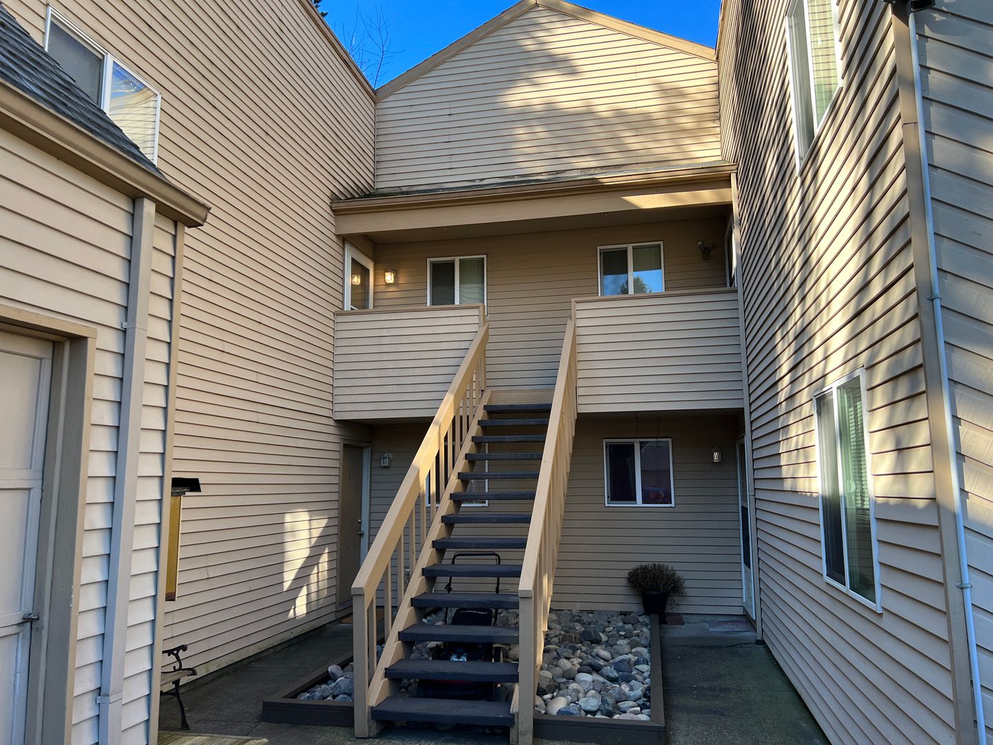 Beaverton Apartment: 6306 - 6330 SW Valley Circle