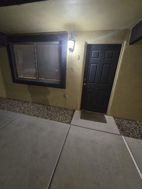 Great 2 Bedroom/ 2 Bath Townhouse Style Apartment Available in October – photo 1
