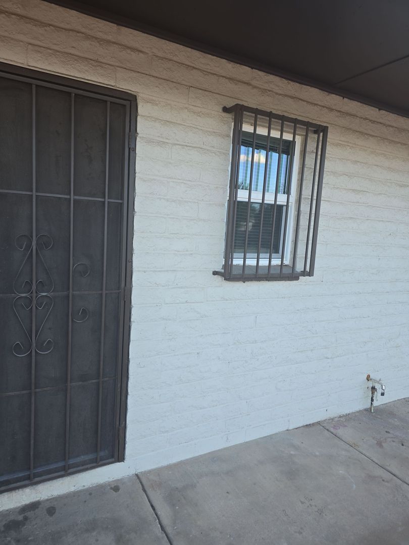 Tucson Apartment: 125 East 34th Street