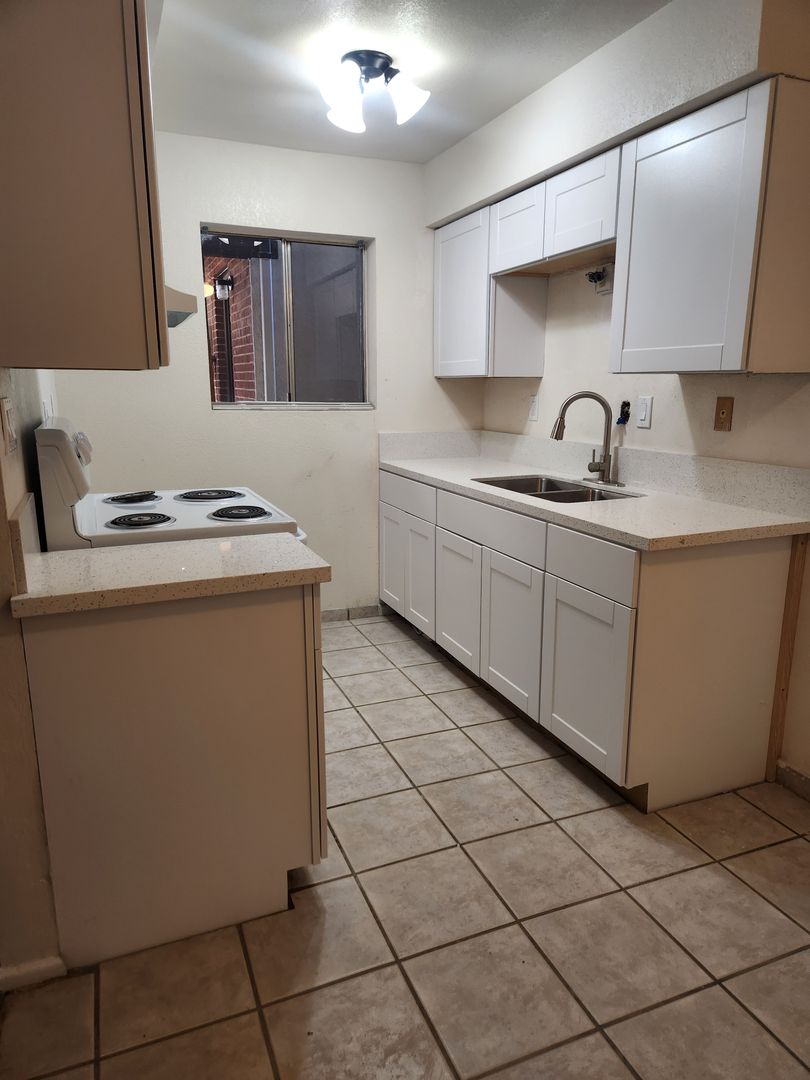 Tucson Apartment: 2843 East 17th Street