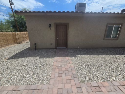 TOWNHOME AVAILABLE 2BD/1BA ALL TILE FLOORING!!! WON'T LAST!! – photo 1