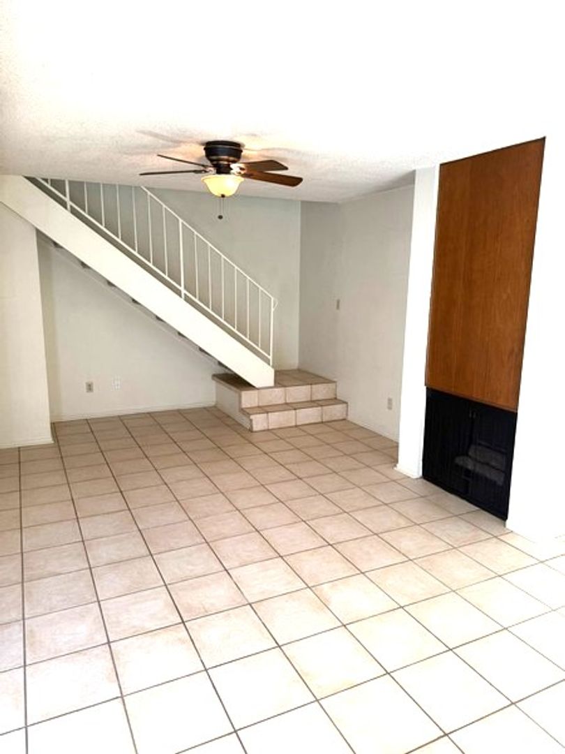 Santa Maria House: 1172 Hilltop #B