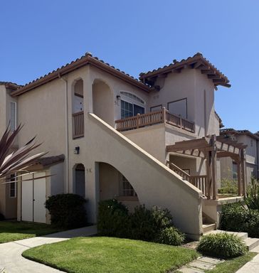 3 Bedroom Luxury Condo in Sunrise Hills – photo 1