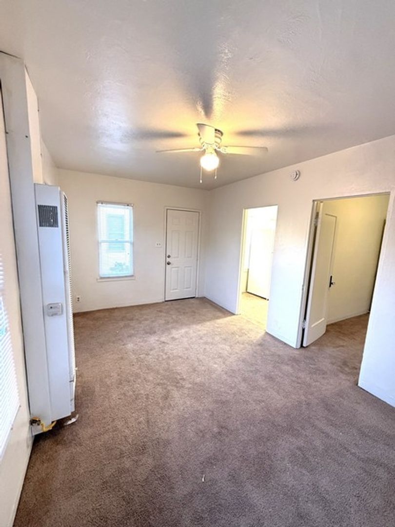 Santa Maria Apartment: 614 W. Orange St.