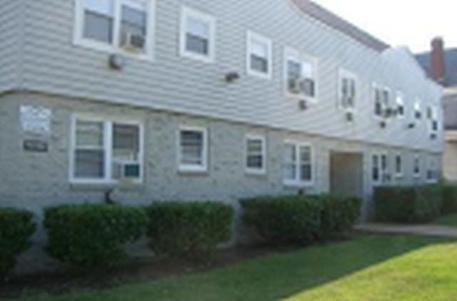 Norfolk Apartment: 1015 Redgate Avenue