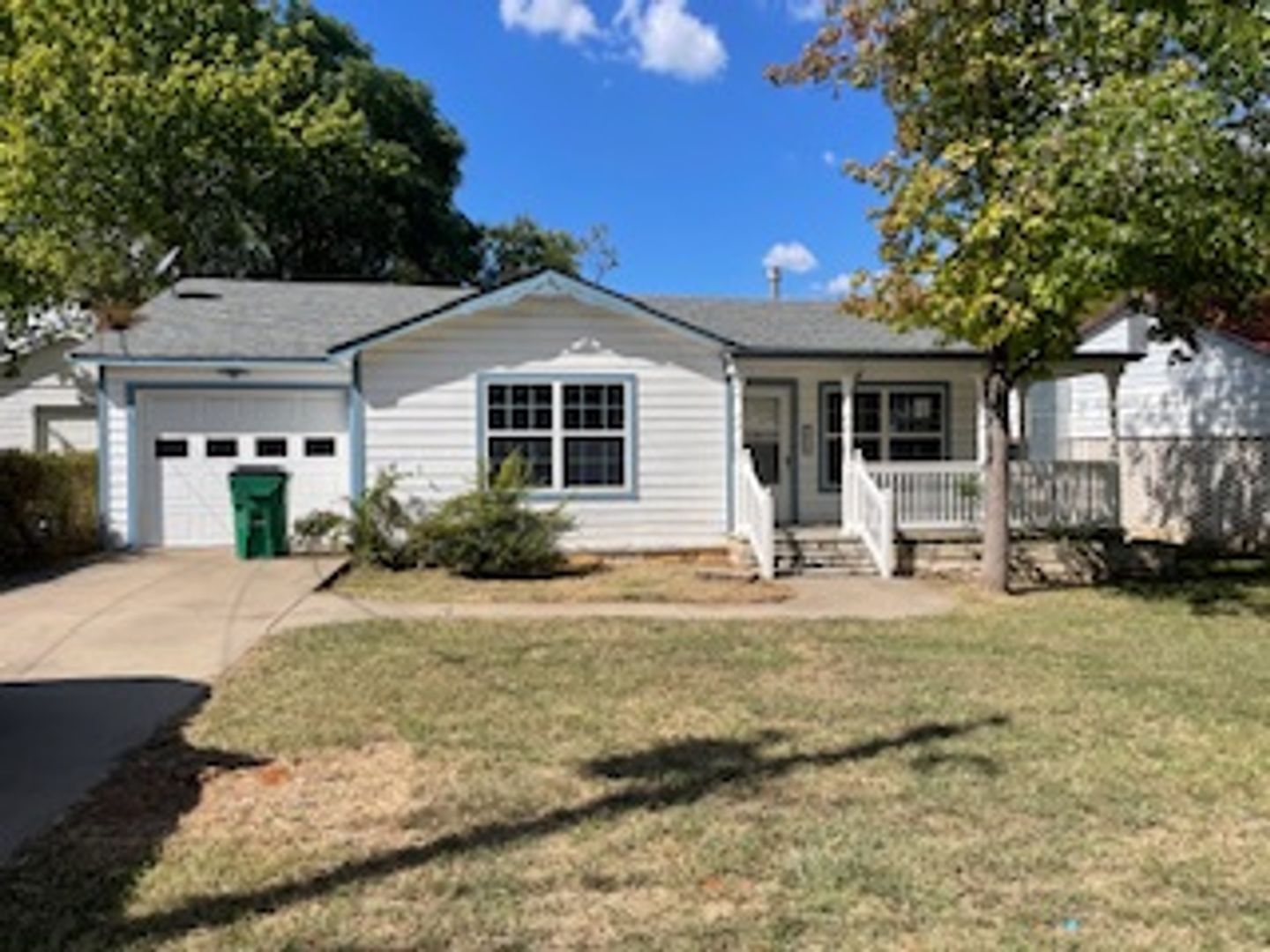 2 Bedroom/1 Bath with a Bonus Room