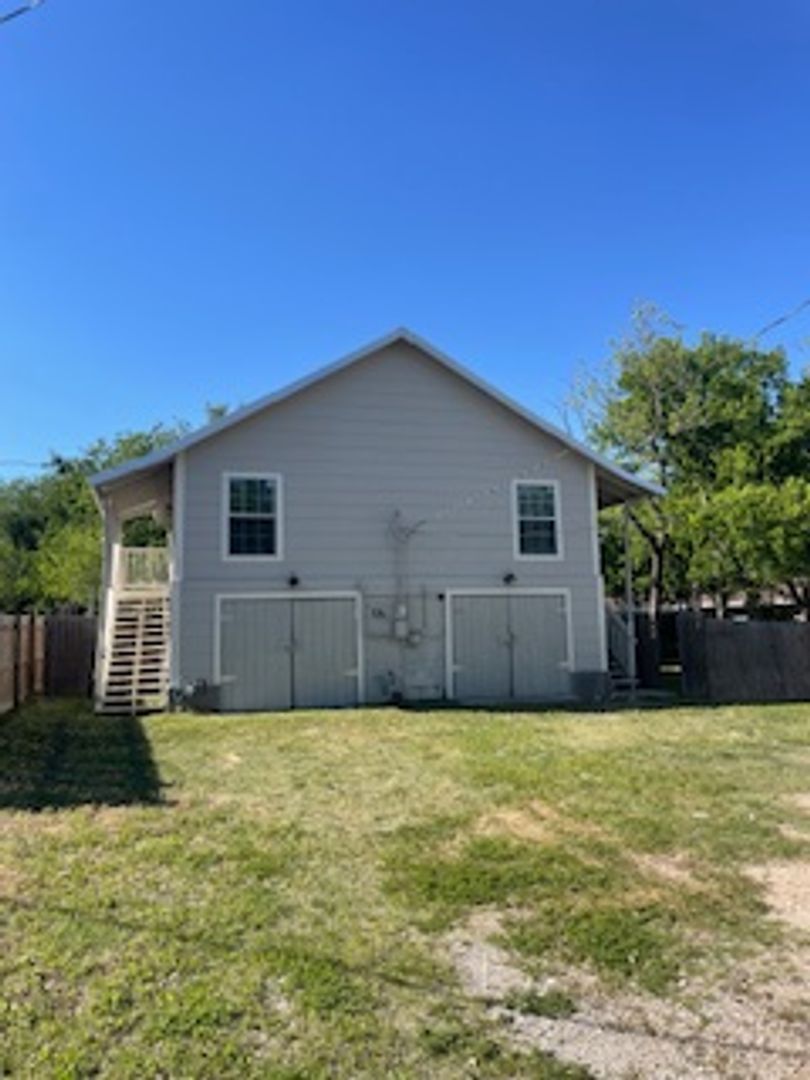 Stephenville House: 1021 Shirley