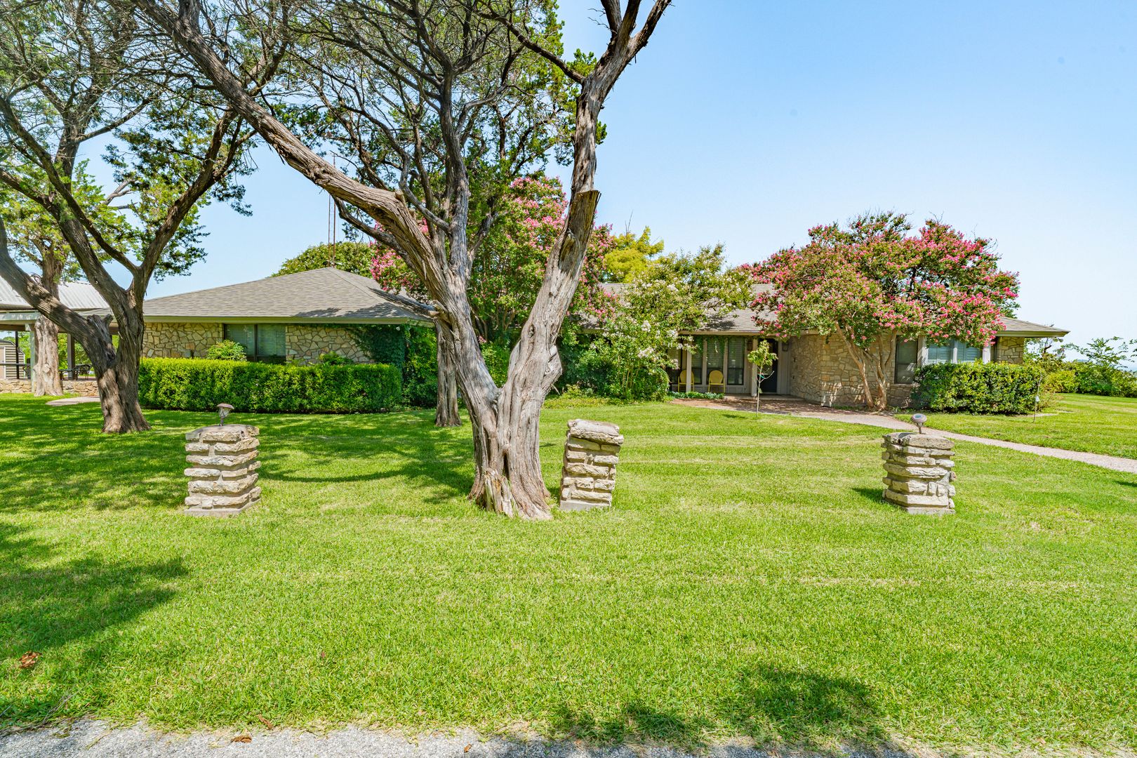 Stephenville House: 25620 US Hwy 67