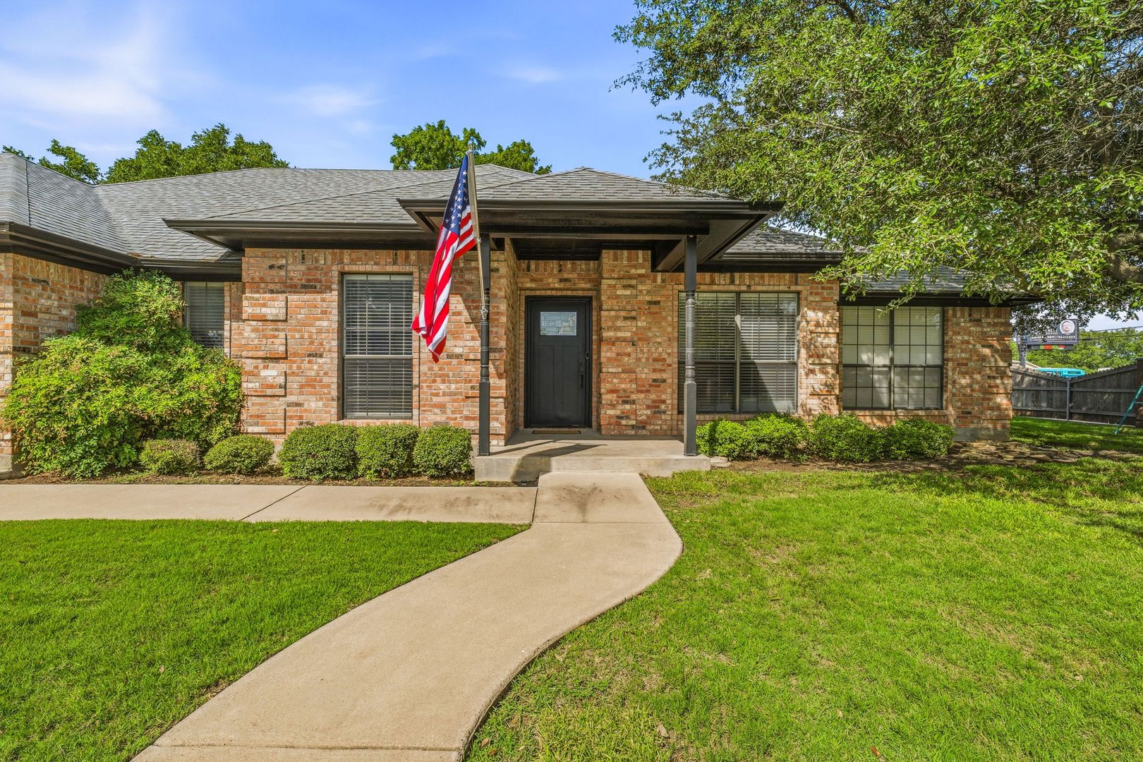 Stephenville House: 1703 Sully Ct